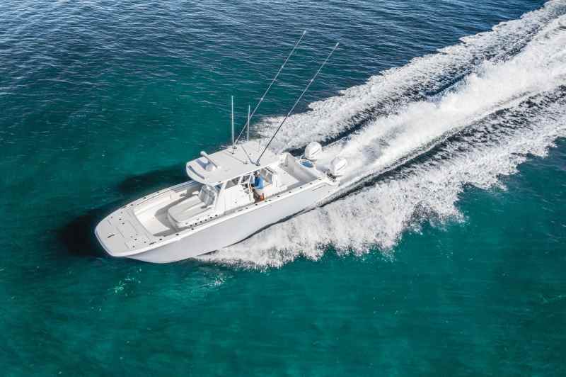 Invincible Cat 7-29-21-136 Invincible 33 Cat on the ocean