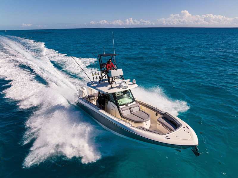 SWS0522-FL-BW-360-Outrage Boston Whaler 360 Outrage