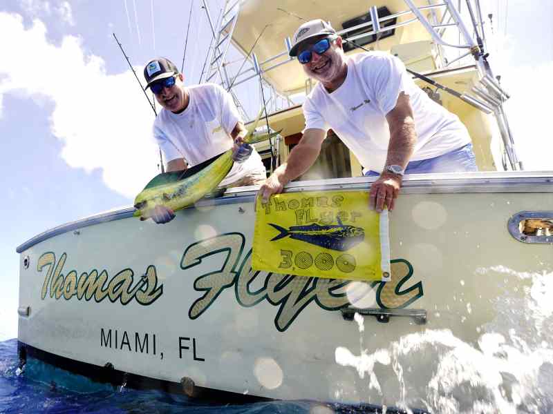jimbo-rick-thomas-3000-mahi Rick and Jimbo Thomas tag and release 3000 dolphin