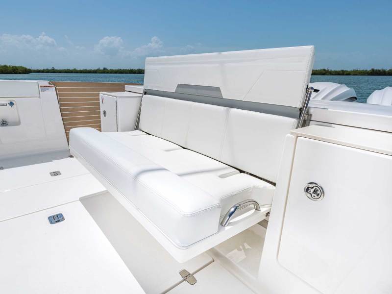 Pursuit OS 445 cockpit seating