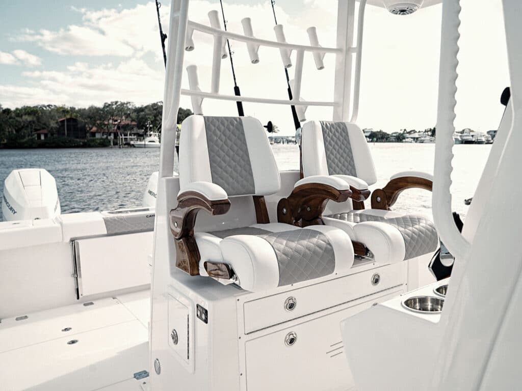 Caymas 34 CT helm seating