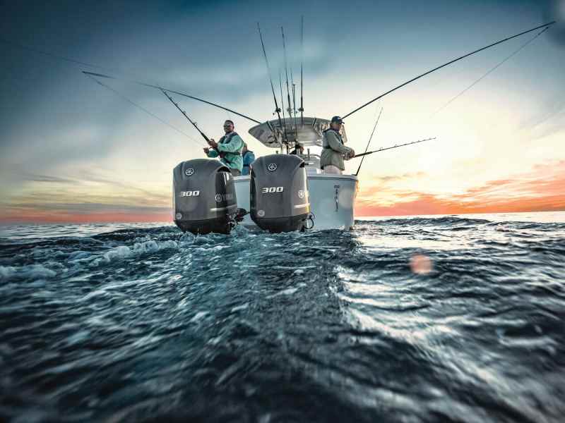 SWS723-Fuel-Capacity-1 Anglers fishing offshore