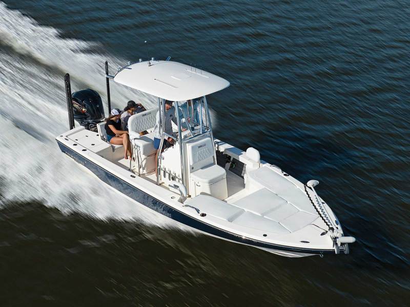 FBBG24-Pathfinder-22 Pathfinder 2200 TRS cruising