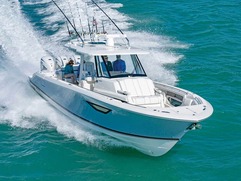 FBBG24-Pursuit-378 Pursuit Sport S 378 cutting through chop