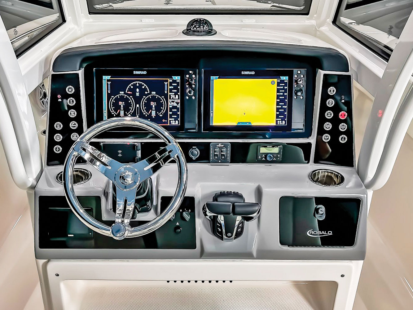 Robalo R270