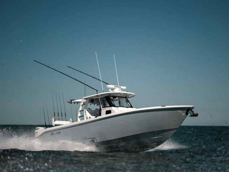 SWS924-Solace-37-Starbord-running Solace 37 CS running offshore