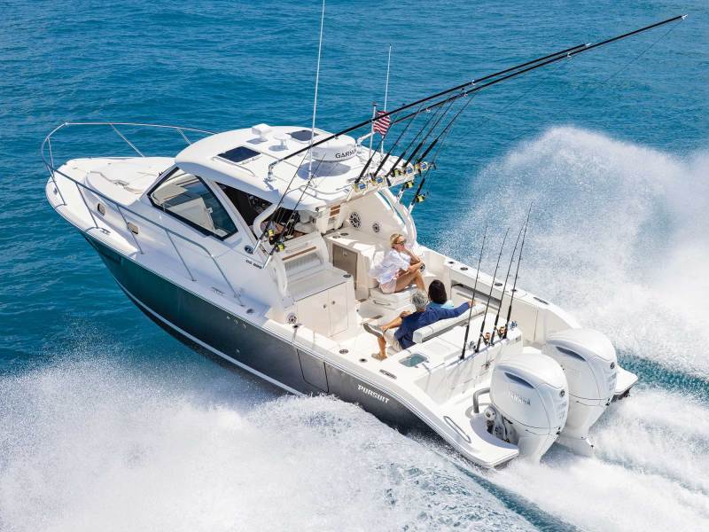 FBBG25-Pursuit-OS325-2 Pursuit OS 325 slicing through waves