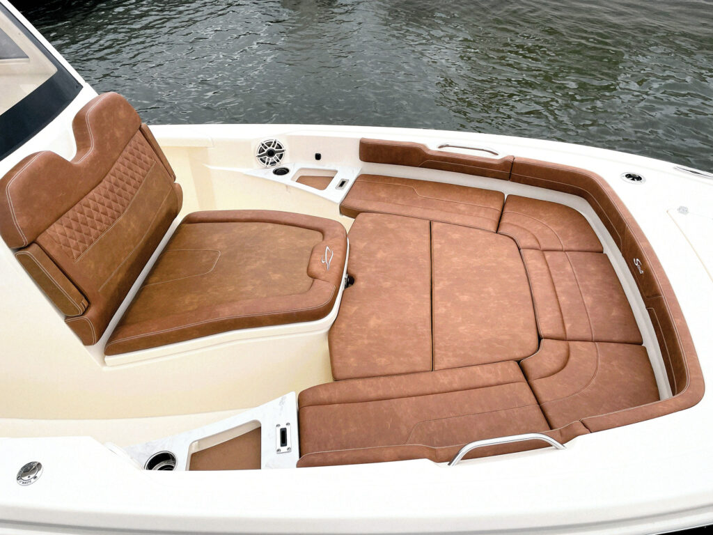 Scout 261 XSS bow seating