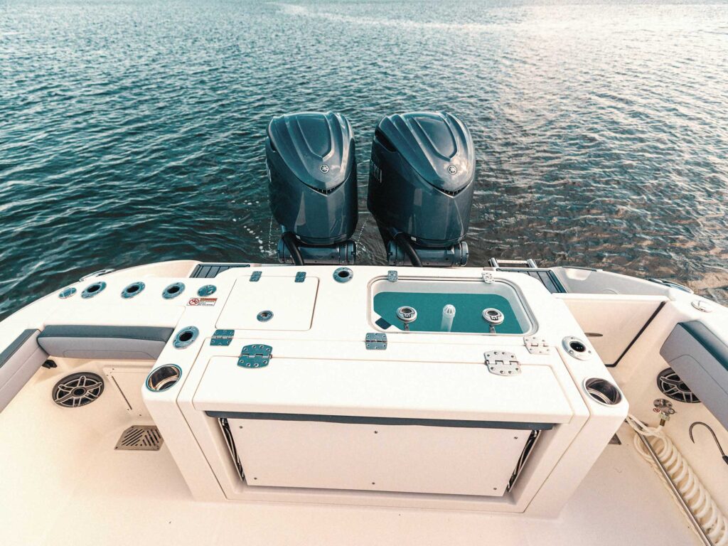 Cobia 285 Open transom