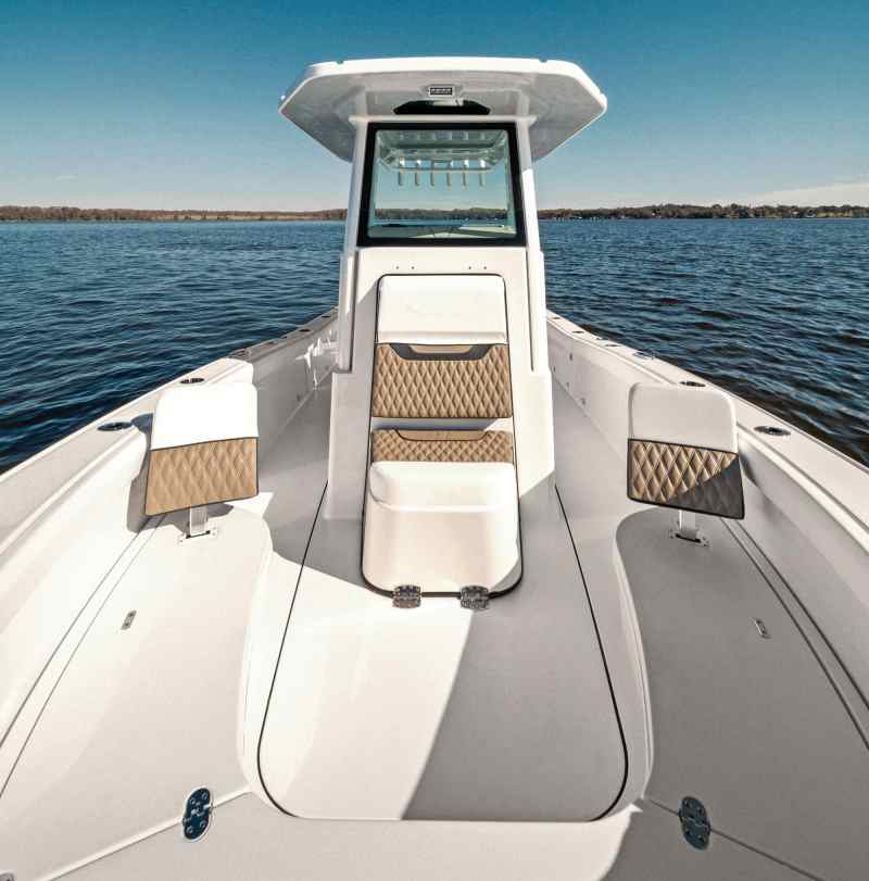 Blackfin 262 HB console seating
