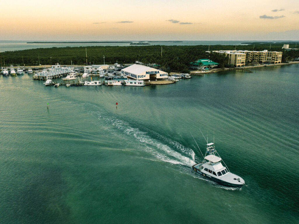 Sportfishing boat running out from Islamorada