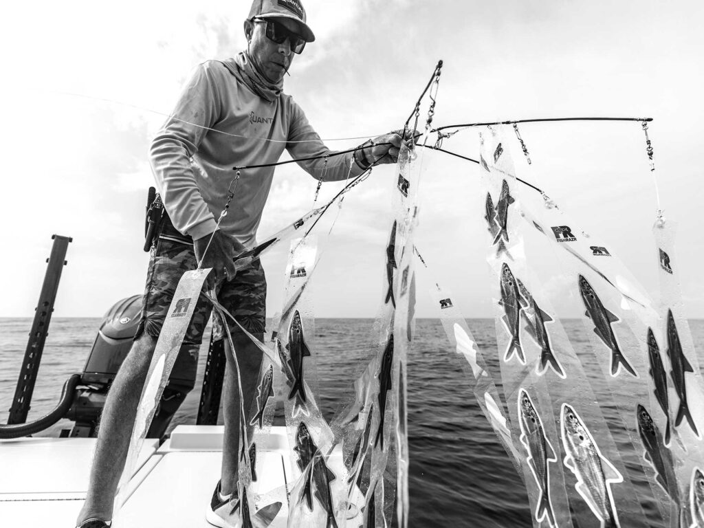 Dredge for teasing sailfish