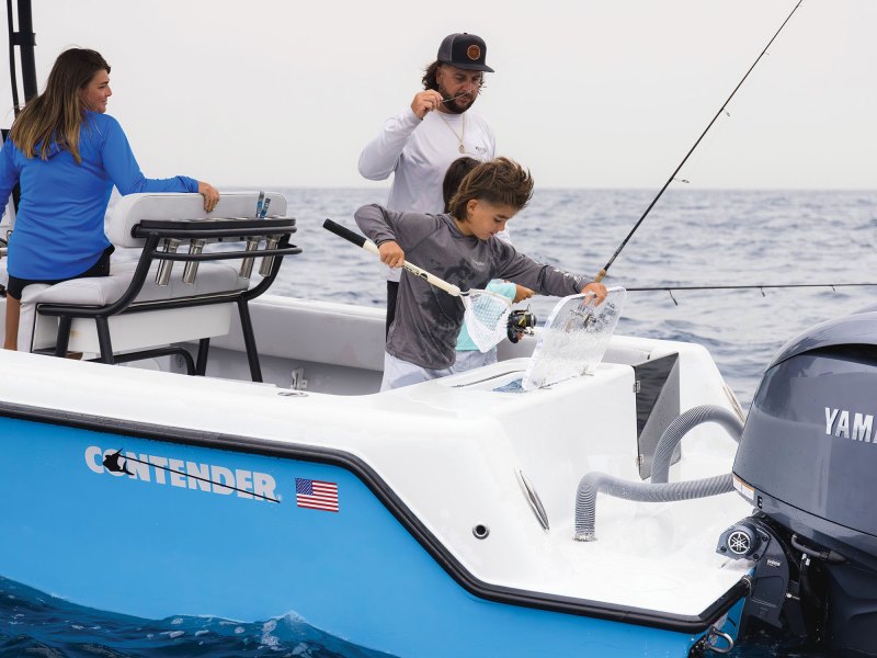 Accessing transom livewell for bait