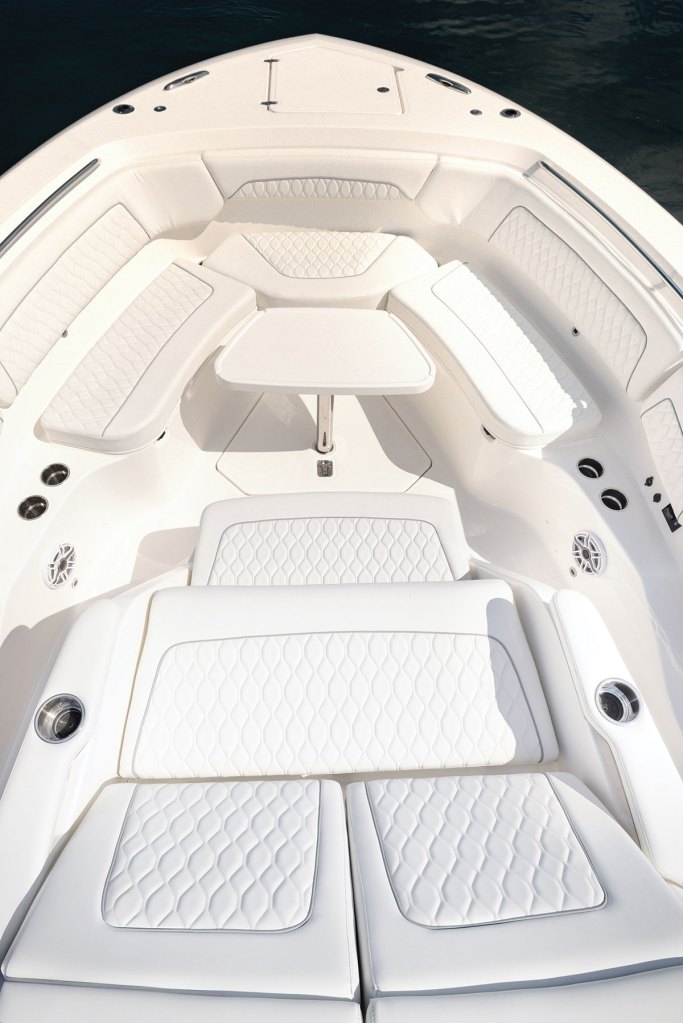 Pursuit S 388 bow seating