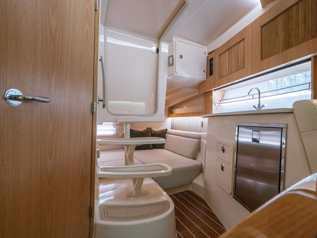 Grady-White Express 340 cabin