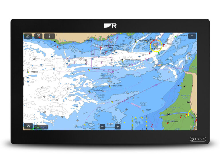 Raymarine Axiom 2 Chartplotter with Lighthouse Charts
