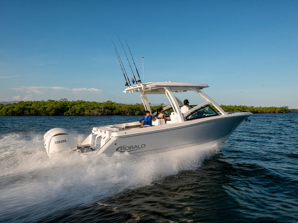 Robalo R277 DC running near shore