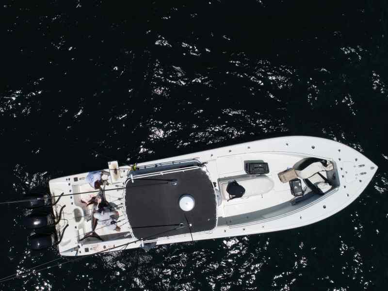Yellowfin 36 Offshore fishing for swords