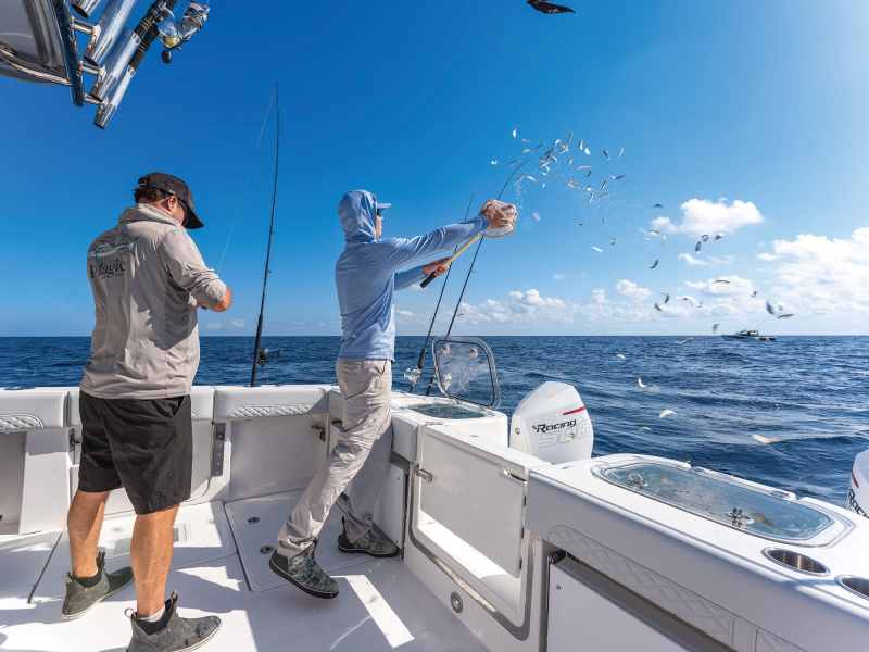 Aquila 36 Molokai out fishing