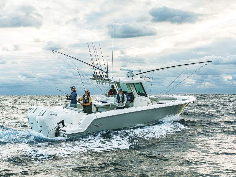 Boston Whaler 330 Outrage fishing